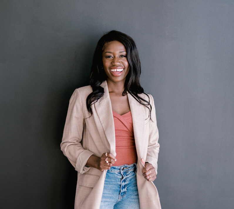 Photo of Akua Konadu, host of Independent Business Podcast by HoneyBook.